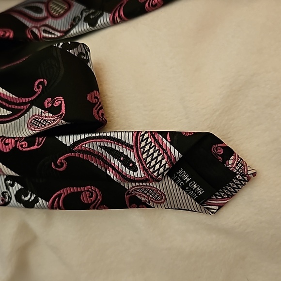 3/$30 TWENTY DOLLAR TIE Striped Hot Pink Paisley Silver Black Tie - Picture 5 of 8